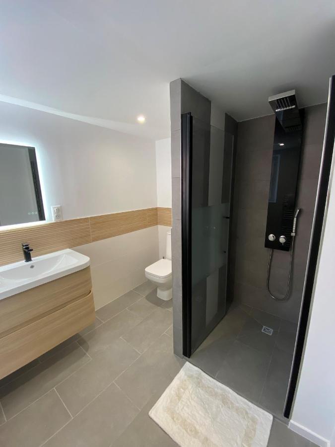Appartement Rez De Villa Proche Port Et Plages De Sanary Bagian luar foto