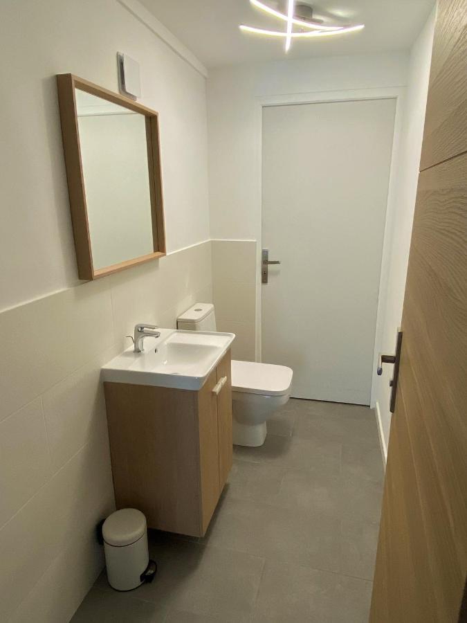 Appartement Rez De Villa Proche Port Et Plages De Sanary Bagian luar foto
