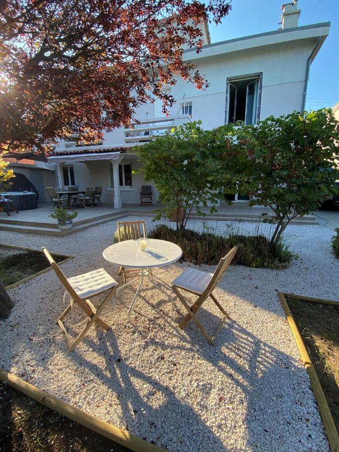 Appartement Rez De Villa Proche Port Et Plages De Sanary Bagian luar foto