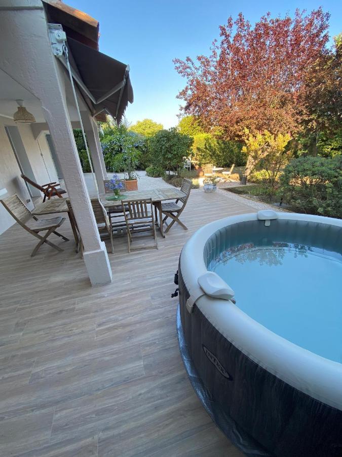 Appartement Rez De Villa Proche Port Et Plages De Sanary Bagian luar foto