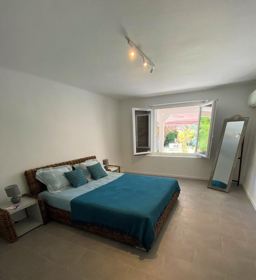 Appartement Rez De Villa Proche Port Et Plages De Sanary Bagian luar foto