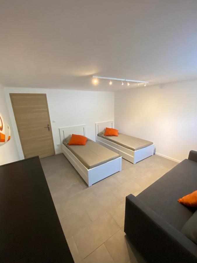 Appartement Rez De Villa Proche Port Et Plages De Sanary Bagian luar foto
